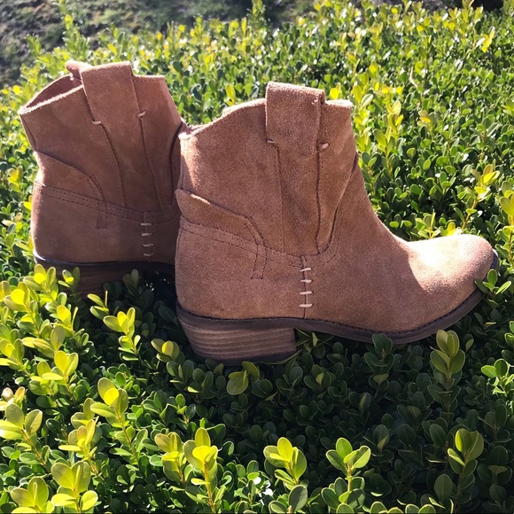 Dolce Vita Booties - Picture 2 of 8